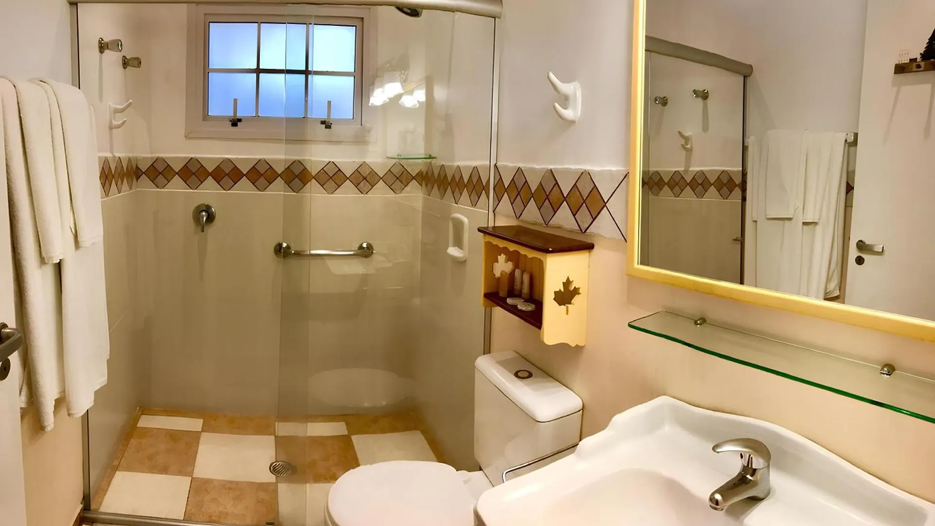Canada Lodge Campos Do Jordao 3*,